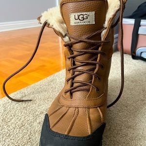 UGG ADIRONDACK BOOT